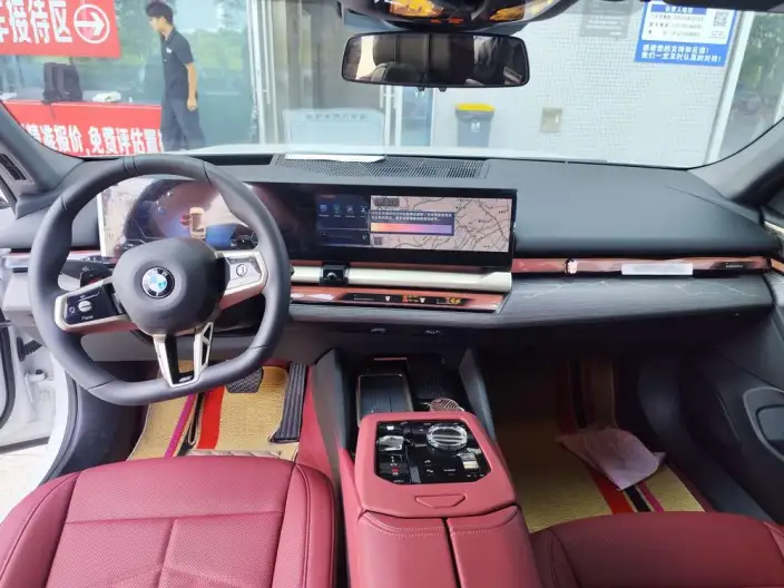BMW 5 Series 2025 Model 530Li Exclusive Model M Sports Set – фото 6