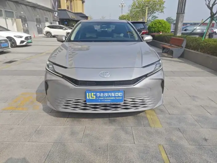 Toyota Camry 2024 Model Hybrid 2.0HGVP Deluxe Edition