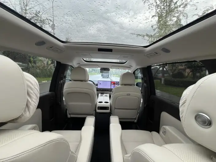 Li Auto MEGA 2024 Model Ultra Edition – фото 8