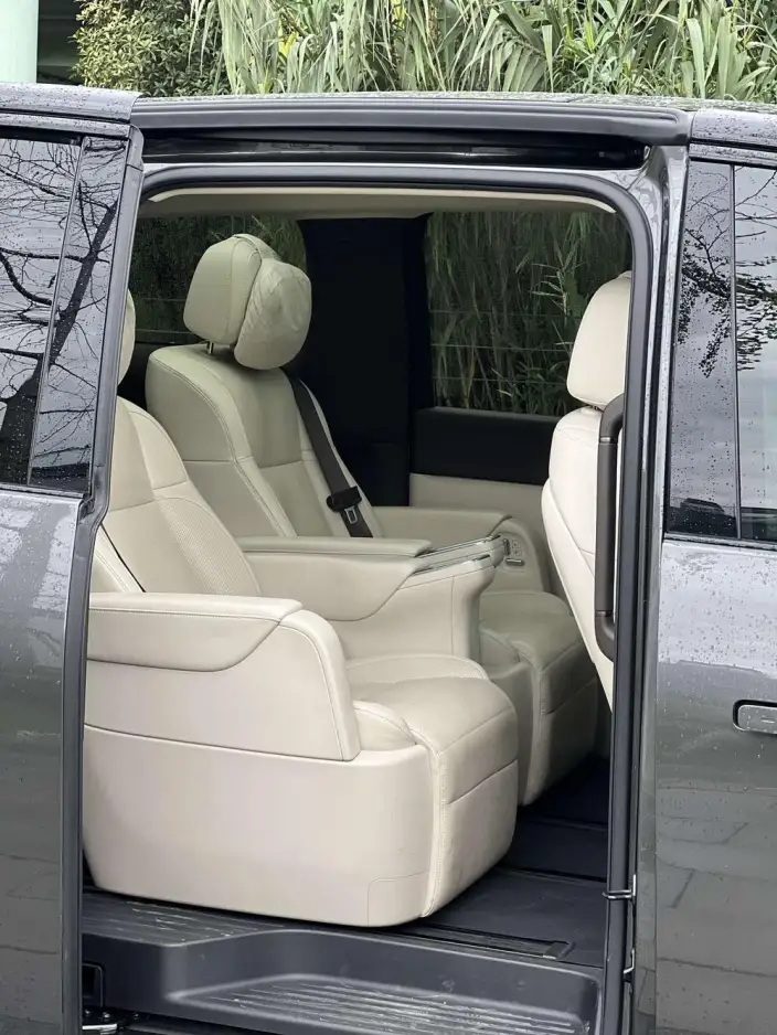 Li Auto MEGA 2024 Model Ultra Edition – фото 10