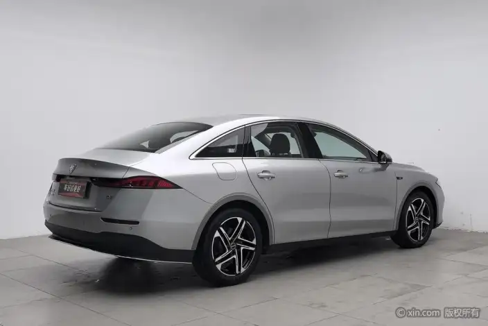 Roewe D7 DMH 2023 Model 125 Ultimate Edition – фото 4