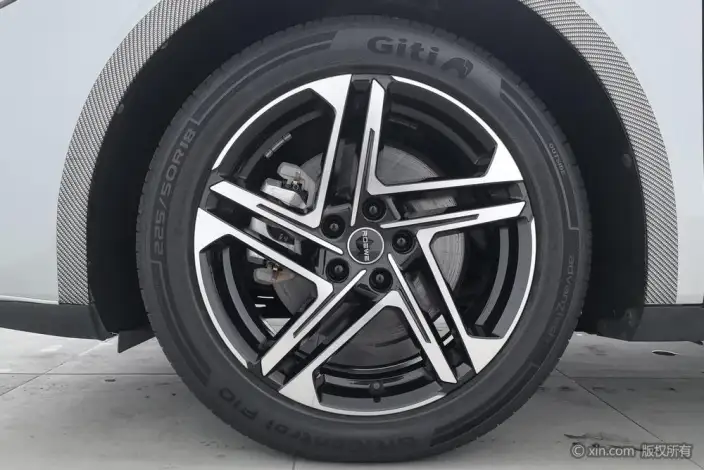 Roewe D7 DMH 2023 Model 125 Ultimate Edition – фото 8