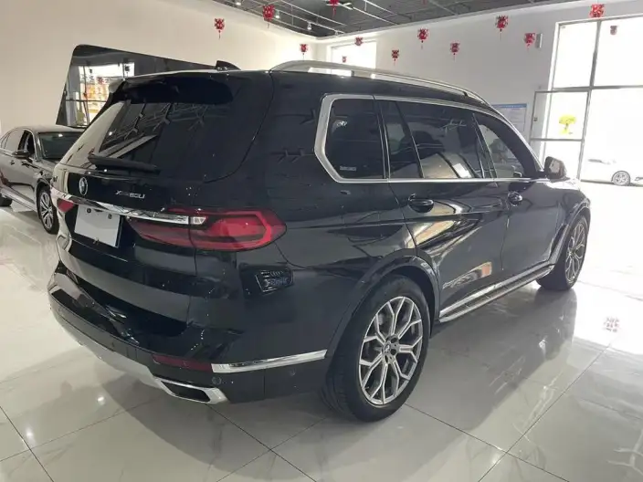 BMW X7 2022 Model xDrive40i Exclusive Model Luxury Set – фото 2