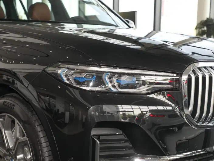 BMW X7 2022 Model xDrive40i Exclusive Model Luxury Set – фото 3
