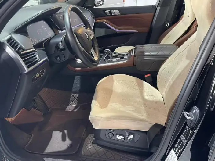 BMW X7 2022 Model xDrive40i Exclusive Model Luxury Set – фото 8
