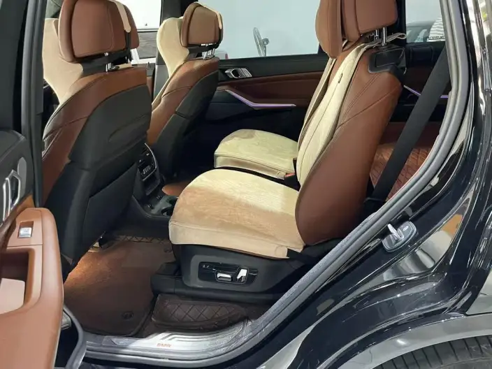 BMW X7 2022 Model xDrive40i Exclusive Model Luxury Set – фото 9