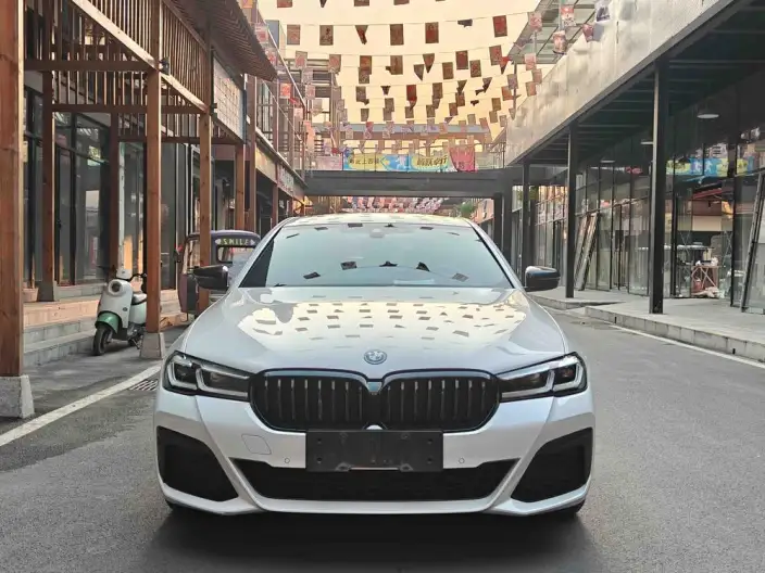 BMW 5 Series PHEV 2022 Model 535Le M Sports Set – фото 2