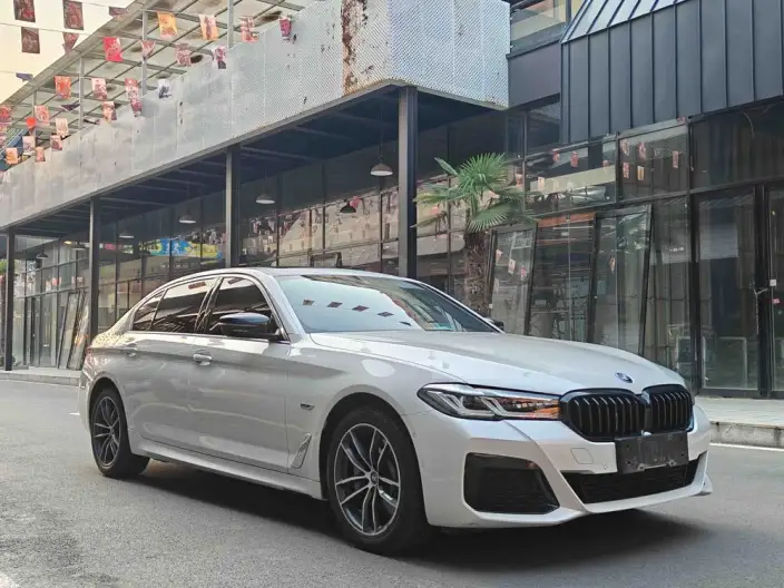 BMW 5 Series PHEV 2022 Model 535Le M Sports Set – фото 3