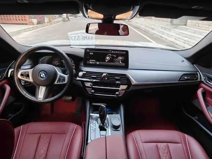 BMW 5 Series PHEV 2022 Model 535Le M Sports Set – фото 5