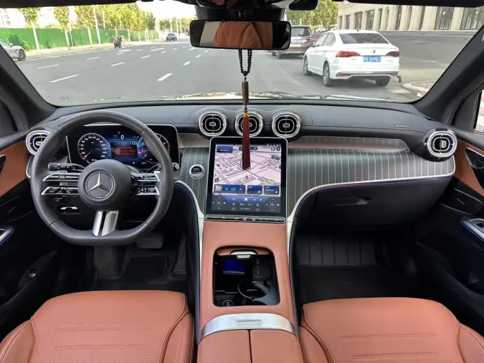 Mercedes-Benz GLC 2024 Model Facelift GLC 300 L 4MATIC Dynamic Model 5 seat – фото 9