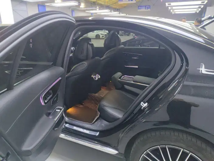 Mercedes-Benz C-Class 2024 Model C 260 L – фото 9