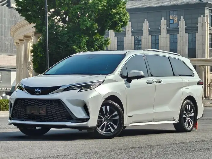 Granvia 2023 Model Intelligent Hybrid 2.5L Deluxe Edition – фото 1