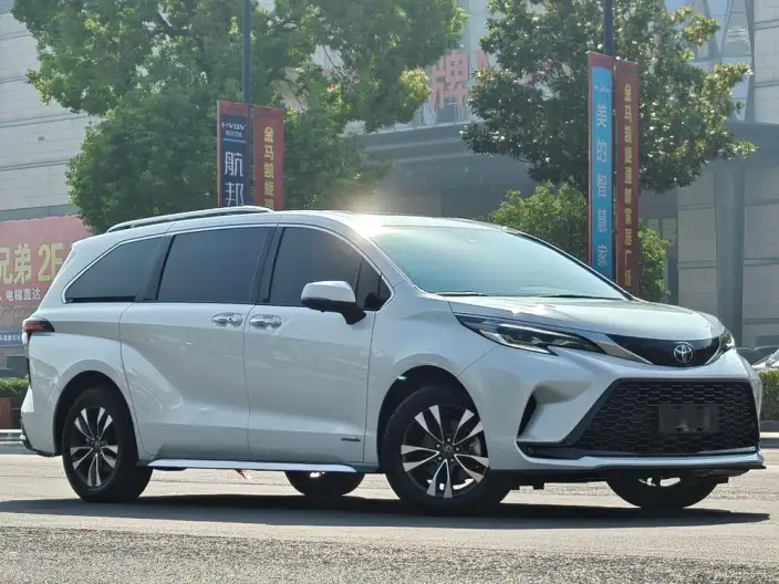 Granvia 2023 Model Intelligent Hybrid 2.5L Deluxe Edition – фото 3