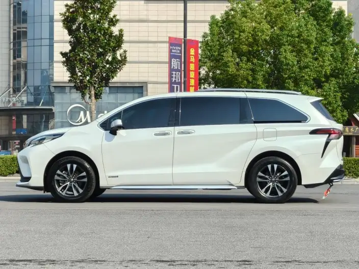 Granvia 2023 Model Intelligent Hybrid 2.5L Deluxe Edition – фото 4