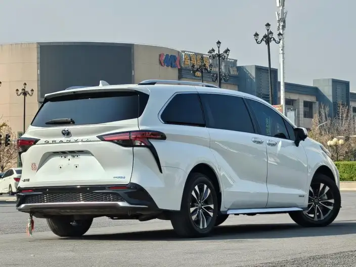 Granvia 2023 Model Intelligent Hybrid 2.5L Deluxe Edition – фото 7