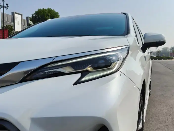 Granvia 2023 Model Intelligent Hybrid 2.5L Deluxe Edition – фото 8