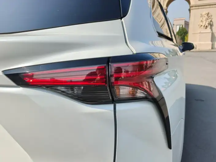 Granvia 2023 Model Intelligent Hybrid 2.5L Deluxe Edition – фото 9