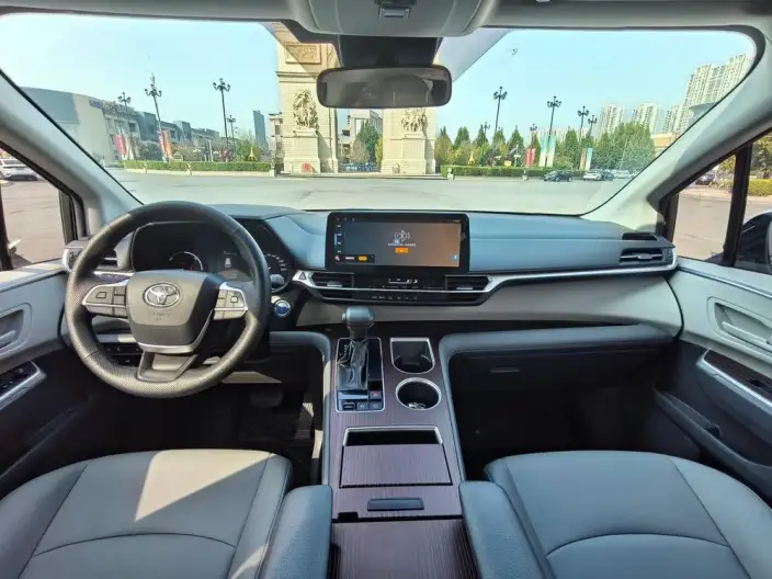 Granvia 2023 Model Intelligent Hybrid 2.5L Deluxe Edition – фото 10