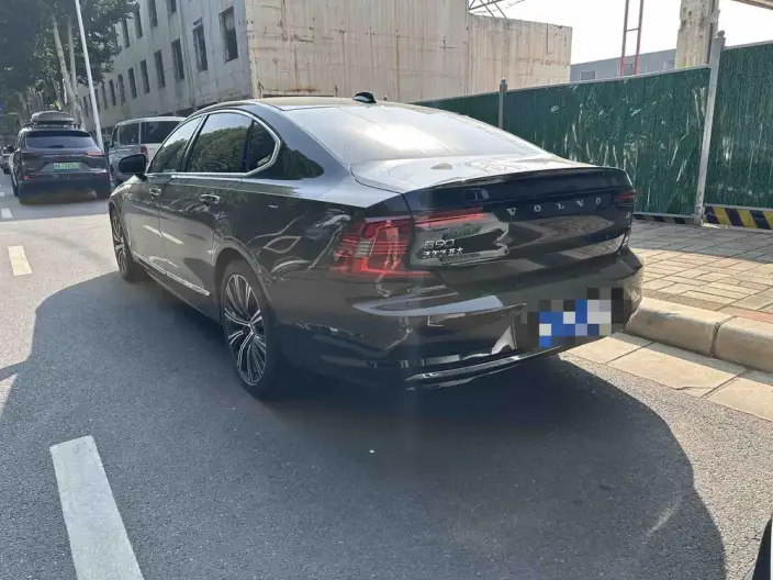 Volvo S90 2023 Model B5 Smart Range Deluxe Edition – фото 5