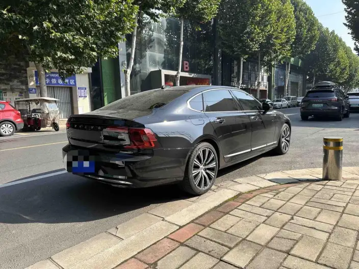 Volvo S90 2023 Model B5 Smart Range Deluxe Edition – фото 7