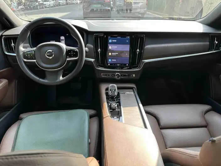 Volvo S90 2023 Model B5 Smart Range Deluxe Edition – фото 9