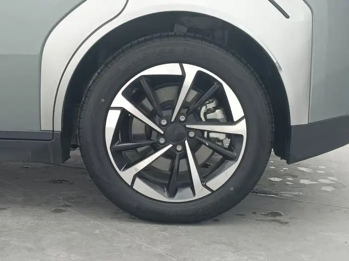 AION Y 2023 Model Plus 610 Smart Driving Edition – фото 9