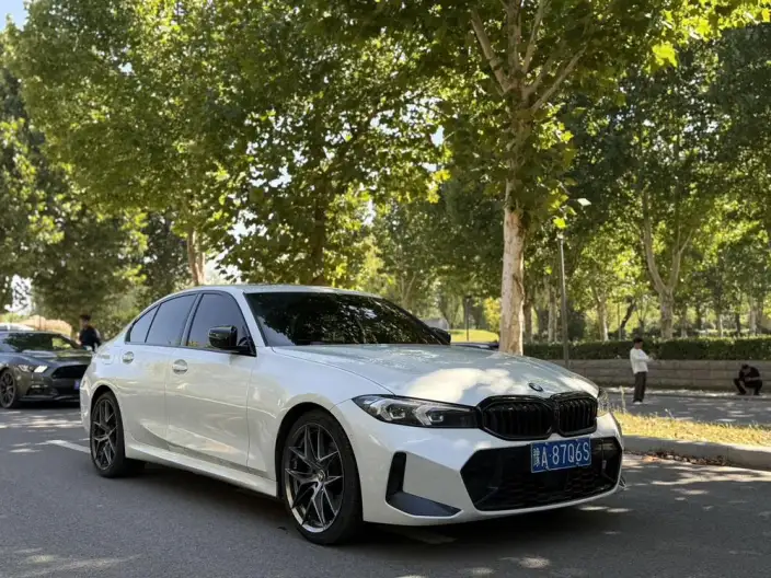 BMW 3 Series 2025 Model 330i 50th Anniversary Limited edition – фото 3