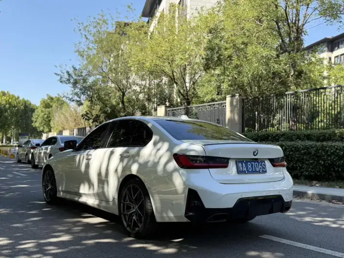 BMW 3 Series 2025 Model 330i 50th Anniversary Limited edition – фото 4