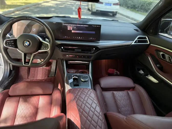 BMW 3 Series 2025 Model 330i 50th Anniversary Limited edition – фото 7