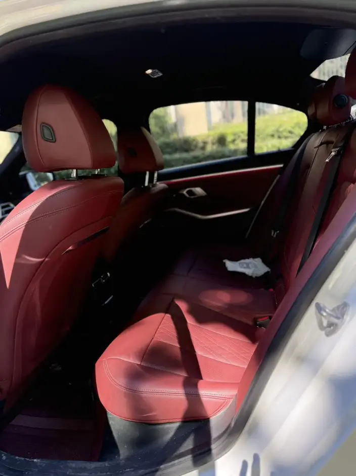 BMW 3 Series 2025 Model 330i 50th Anniversary Limited edition – фото 10