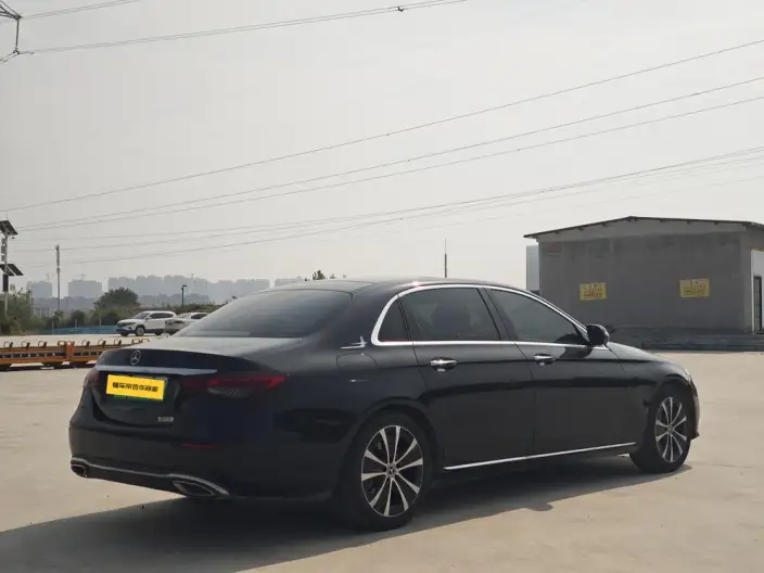 Mercedes-Benz E-Class PHEV 2022 Model Facelift E 350 e L sedan – фото 6