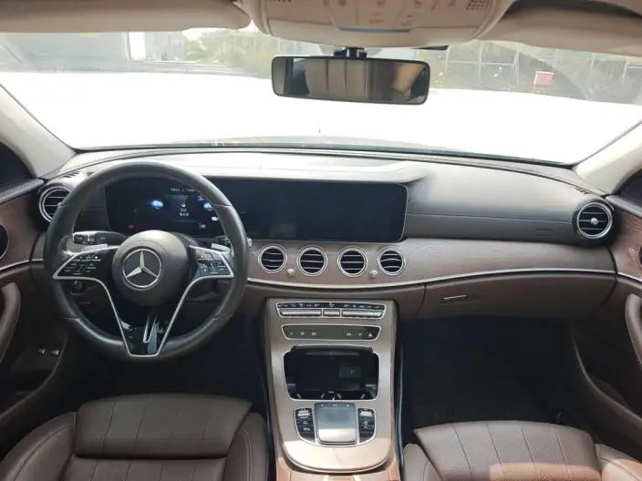 Mercedes-Benz E-Class PHEV 2022 Model Facelift E 350 e L sedan – фото 7