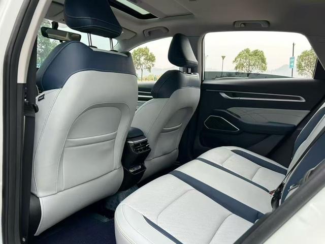 Geely Emgrand 2022 Generation 4 1.5L CVT Elite – фото 7
