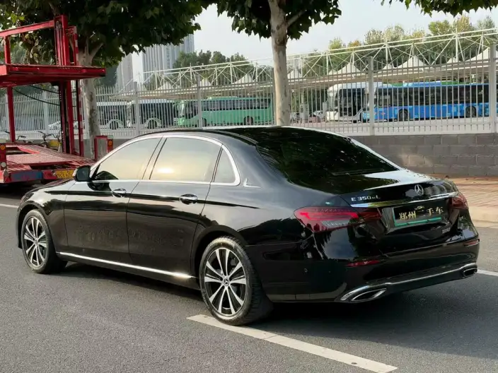Mercedes-Benz E-Class PHEV 2022 Model Facelift II E 350 e L sedan – фото 4