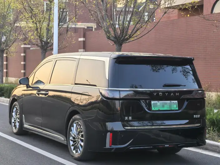 VOYAH Dreamer PHEV 2024 Model Ultra-long Endurance Ultimate Edition – фото 3