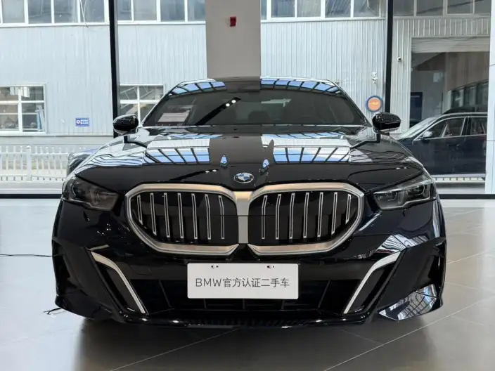 BMW 5 Series 2025 Model 525Li M Sports Set – фото 2