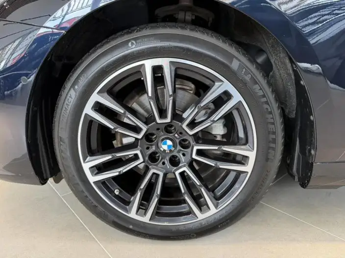 BMW 5 Series 2025 Model 525Li M Sports Set – фото 5