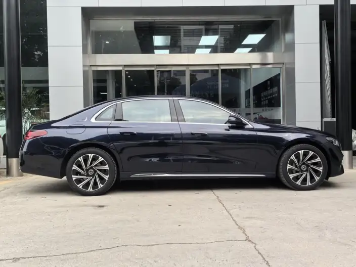 Mercedes-Benz E-Class 2024 Model E 300 L Luxury Model sedan – фото 8