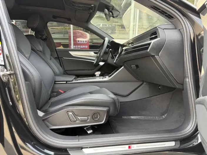 Audi A6L 2025 Model 40 TFSI Luxury Dynamic Model – фото 9