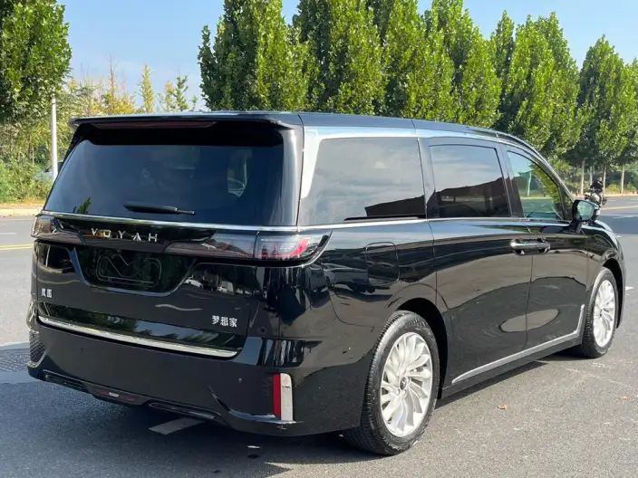 VOYAH Dreamer PHEV 2024 Model Ultra-long Endurance Superior Edition – фото 7