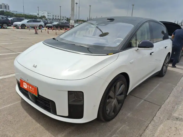 Li Auto i8 2025 Model Standard Edition