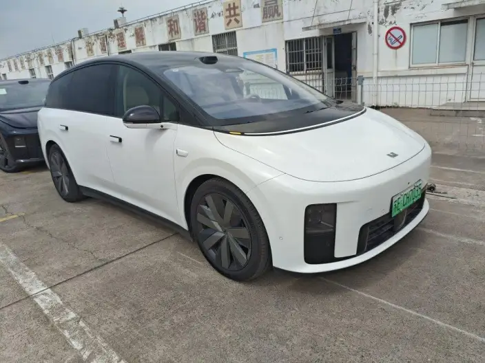 Li Auto i8 2025 Model Standard Edition