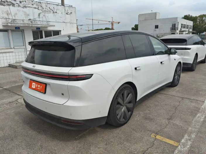 Li Auto i8 2025 Model Standard Edition