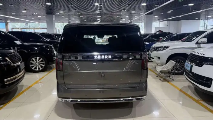 ZEEKR 009 2026 Model VI seat Ultra+ Executive Edition 4WD – фото 5