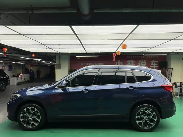 BMW X1 2022 Model sDrive25Li Leading Model – фото 4