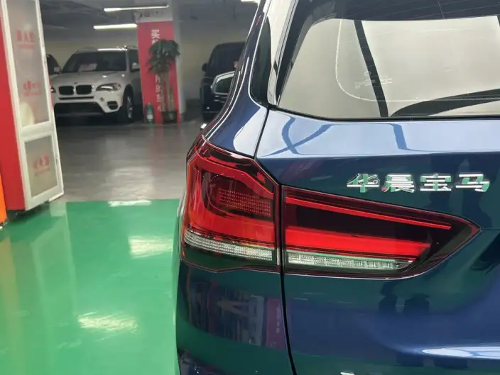 BMW X1 2022 Model sDrive25Li Leading Model – фото 9