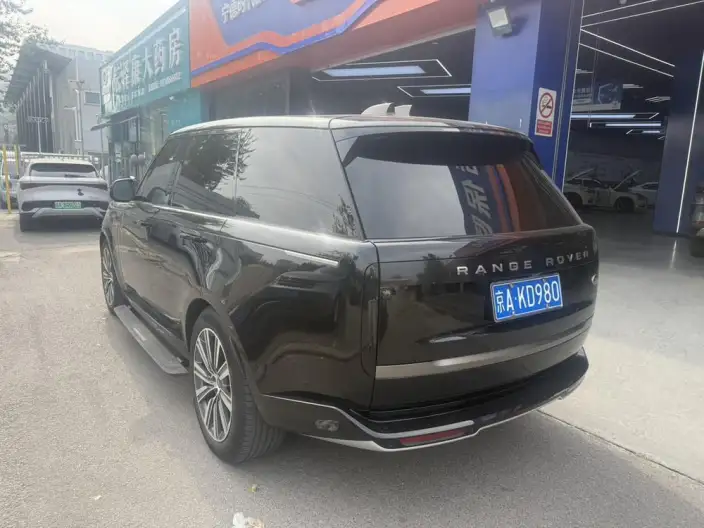 Range Rover 2023 Model 3.0 L6 360PS Shengshi Edition
