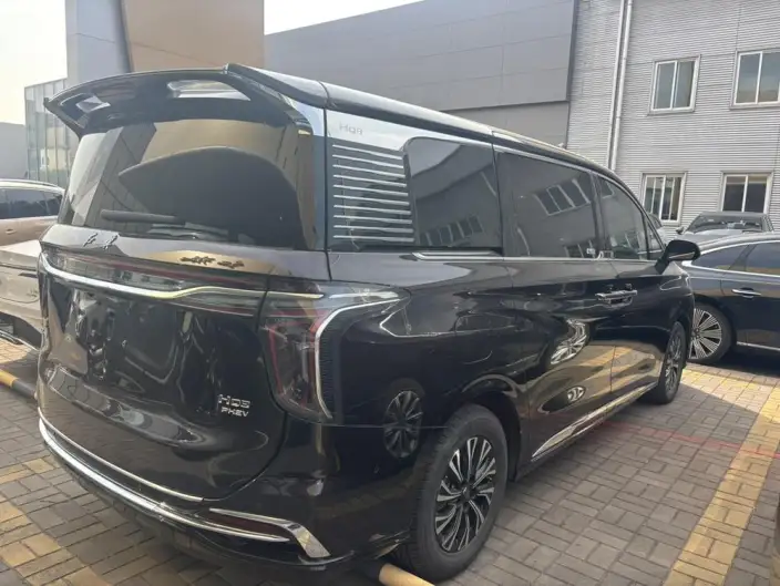 HONGQI HQ9 2024 Model Business Edition – фото 6