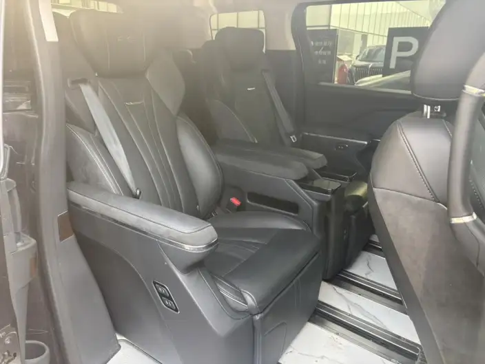 HONGQI HQ9 2024 Model Business Edition – фото 9