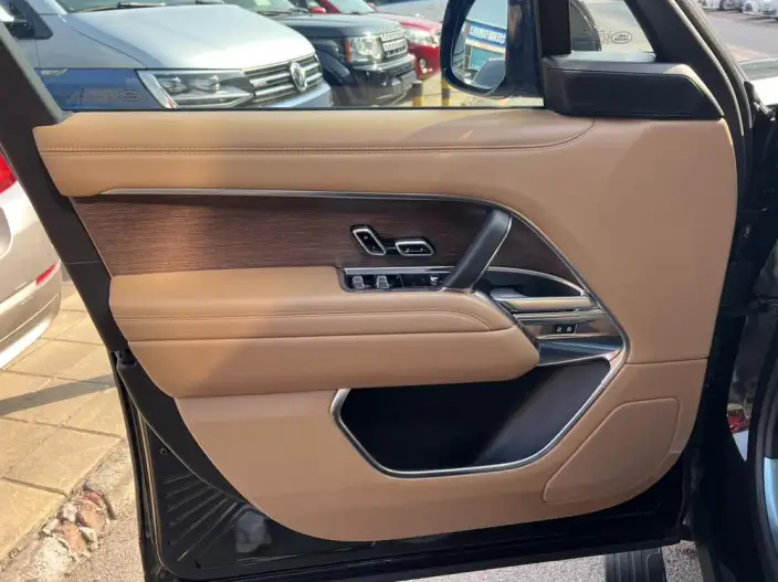 Range Rover 2023 Model 3.0 L6 400PS Shengshi VII seat Extended Edition – фото 8